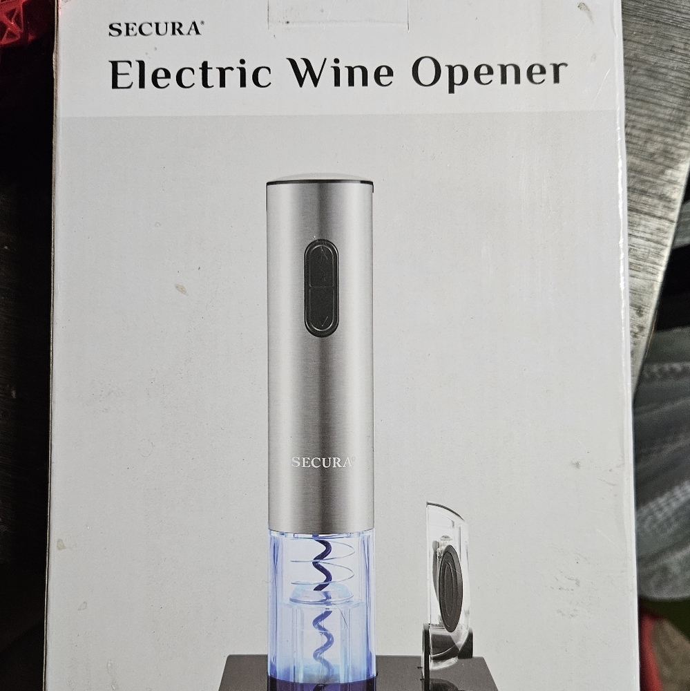 Secura electric wine opener